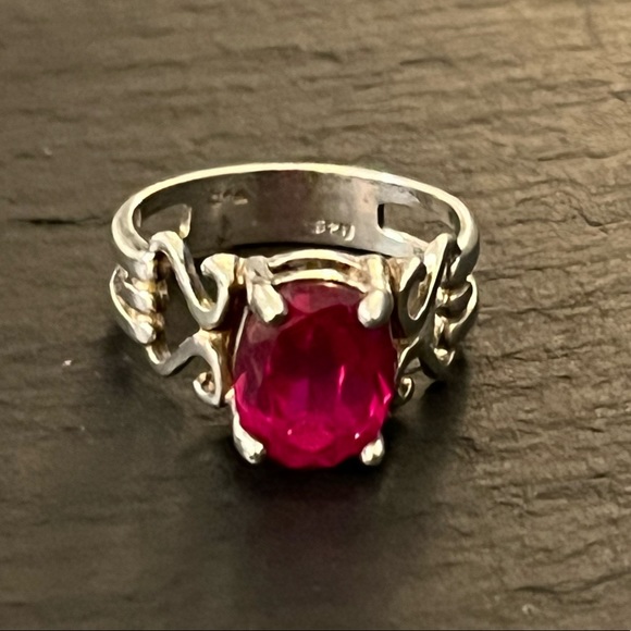 C^A 825 Silver 2 Carat Lab Created Oval Ruby Scroll Ring Size 7 - Picture 14 of 16